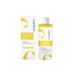 Двуфазната мицеларна вода Cosmolive почиства ефективно грим, замърсявания и излишен себум, без да изсушава кожата. Формулата с лайка и бял хиалурон успокоява, хидратира и оставя кожата свежа, мека и комфортна още след първата употреба.