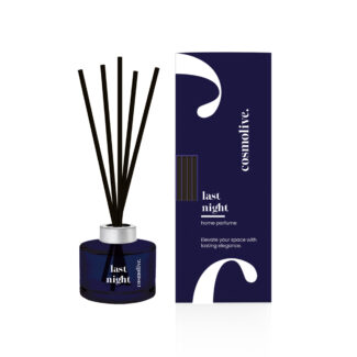 Стъклена бутилка с ароматни пръчици. Ароматните пръчици абсорбират маслото и разпръскват аромата в цялата стая. Височина на бутилката приблизително 12,5 см. Дължина на пръчиците приблизително 20 см.